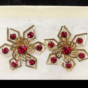 Snowflake Screw-on Vintage Earrings Ruby Red Rhinestones